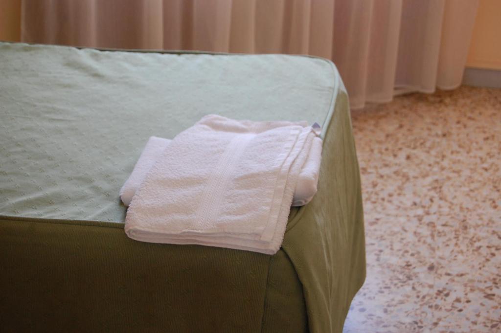Hotel Balfagon Calanda Chambre photo