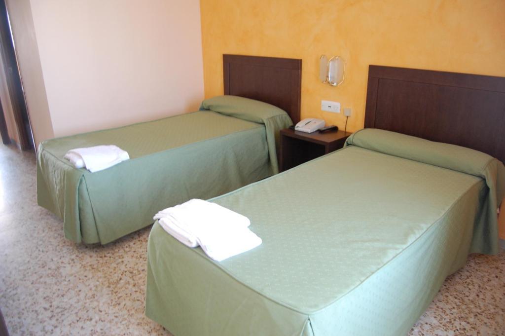 Hotel Balfagon Calanda Chambre photo